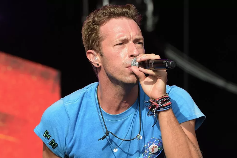 COLDPLAY A HEAD FULL OF DREAMS