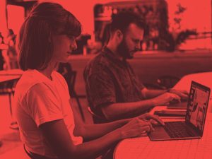 Rebel Rebel, el portal que conecta empresas y oportunidades laborales de la industria de la música con profesionales del sector, celebra la primera Feria de Empleo de la Industria Musical en español del 24 al 28 de junio de forma totalmente online y gratuita.